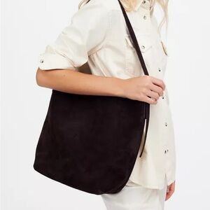 NWT. Madewell Essential Suede Bucket Tote